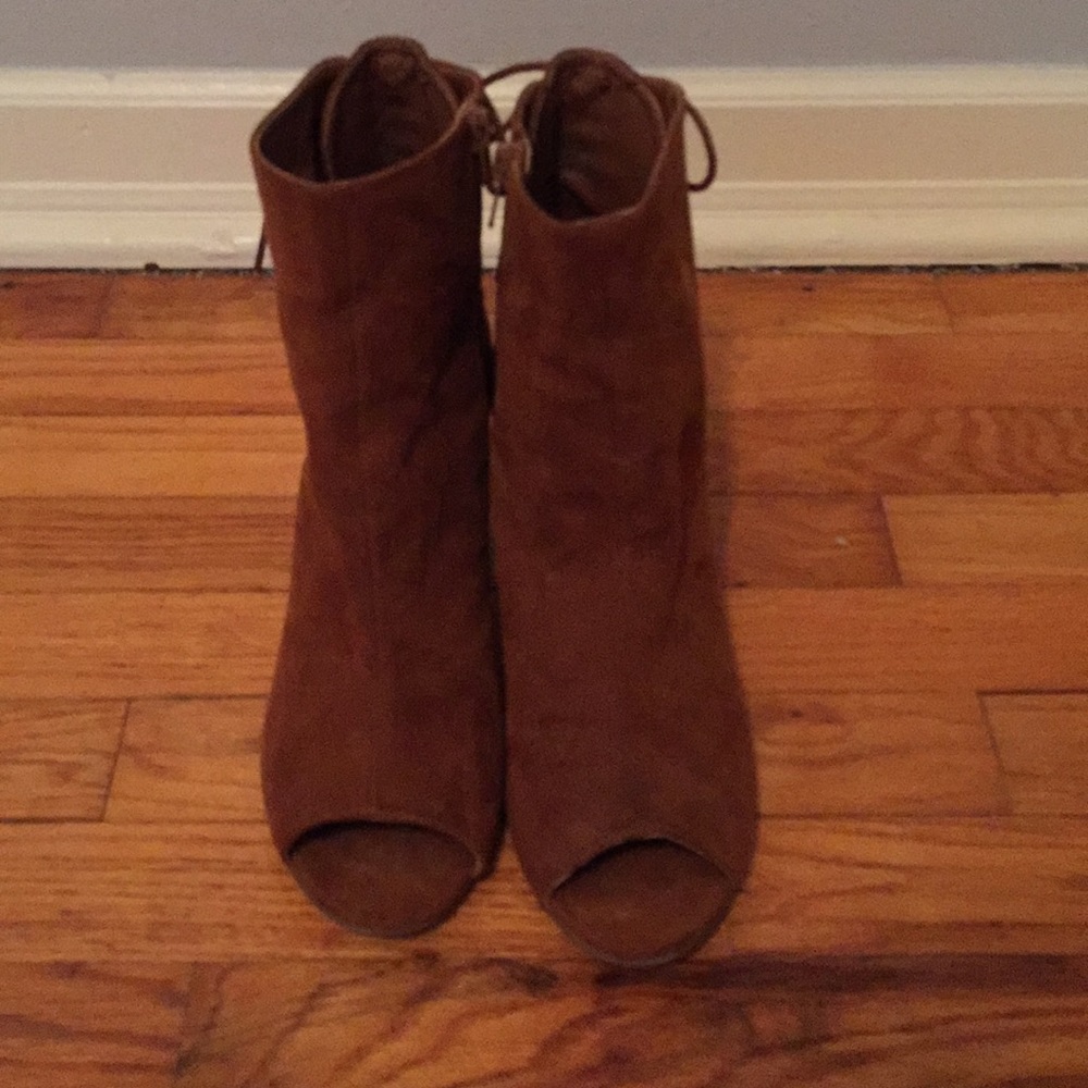 Ankle booties2/15